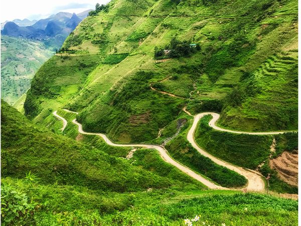 Ma Pi Leng Pass located along National Highway 4C