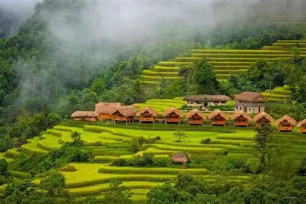 Refer to tips for booking accommodation in Ha Giang