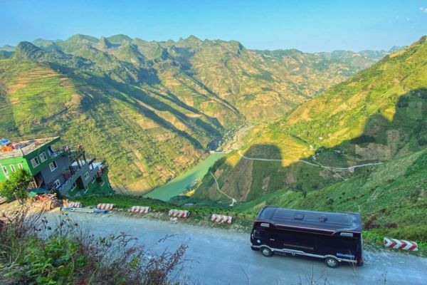 Planning your Cat Ba to Ha Giang journey with multiple transport choices